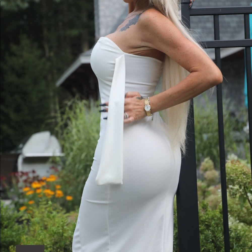 Stunning missguided strapless white maxi dress XS - Picture 6 of 15